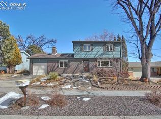 825 Crown Ridge Dr, Colorado Springs, CO 80904