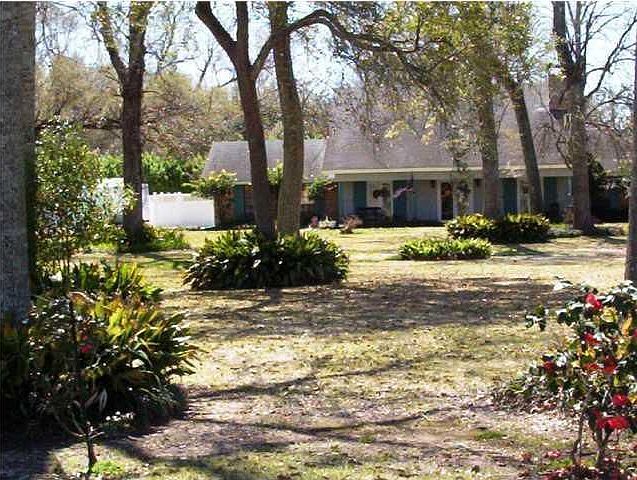 1st image of 814 Lucerne Dr