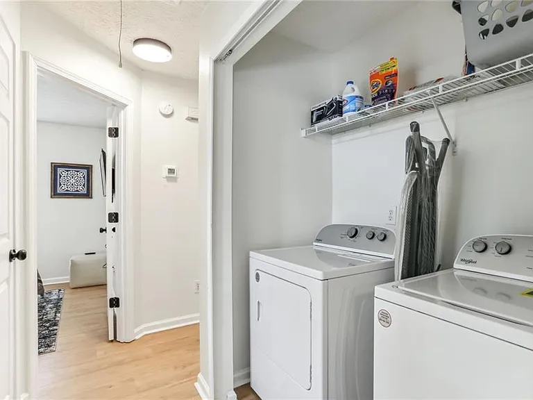 859 Springchase Dr — Photo 22