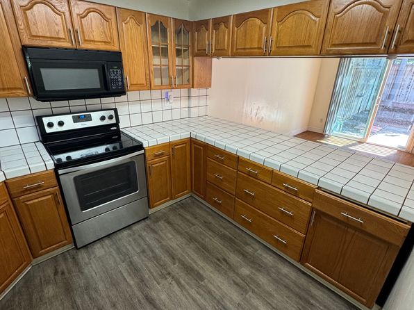 105 Oak Rim Way