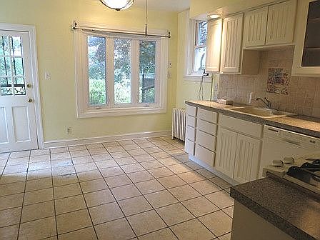 3rd image of 244 E Evergreen Ave