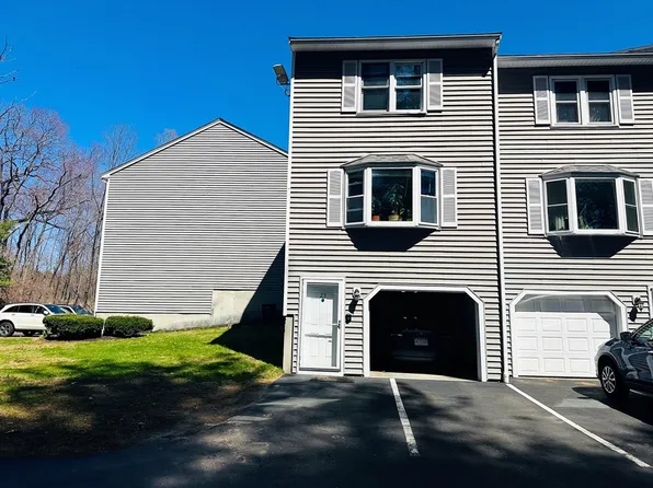 95 Tennis Plaza Rd Unit 23, Dracut, MA 01826