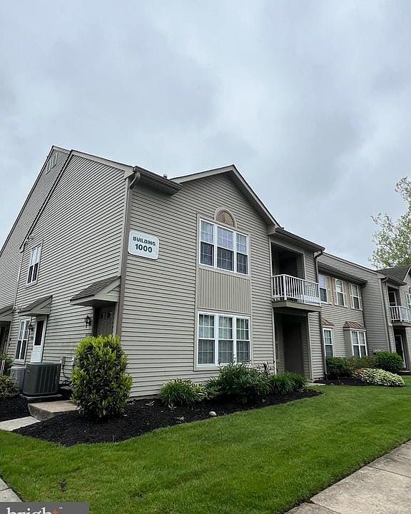 1st image of 1002B Harwood Ct #B