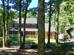 277 Pin Oak Rd, Stroudsburg, PA 18360