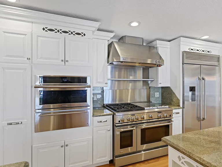 2204 Notre Dame Dr — Photo 20