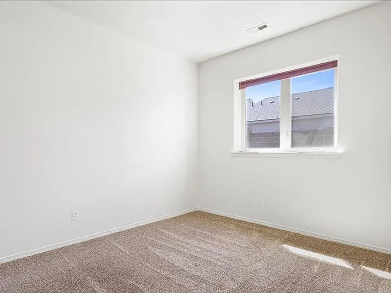 9604 Mia Ln — Photo 15