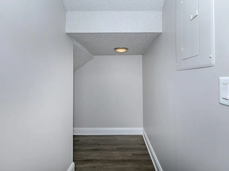 BEAUTIFUL HARDWOOD FLOORING