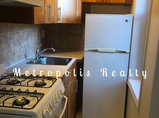 3177 32nd St APT 5E, Astoria, NY 11106