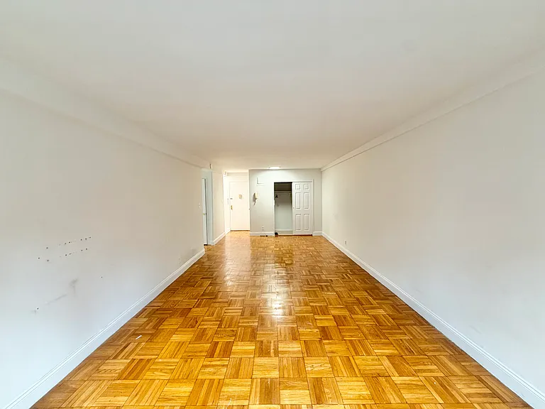 141 E 89th St #3G — Photo 2