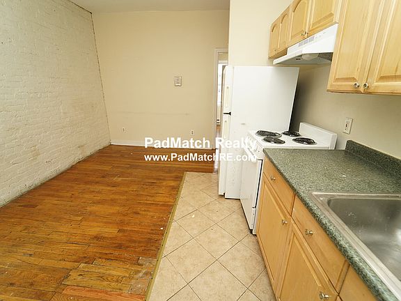 3rd image of 894-1 Huntington Ave #7A
