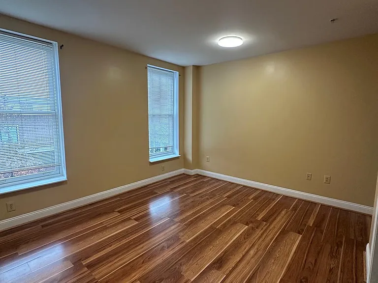 422 W Franklin St #1B — Photo 13