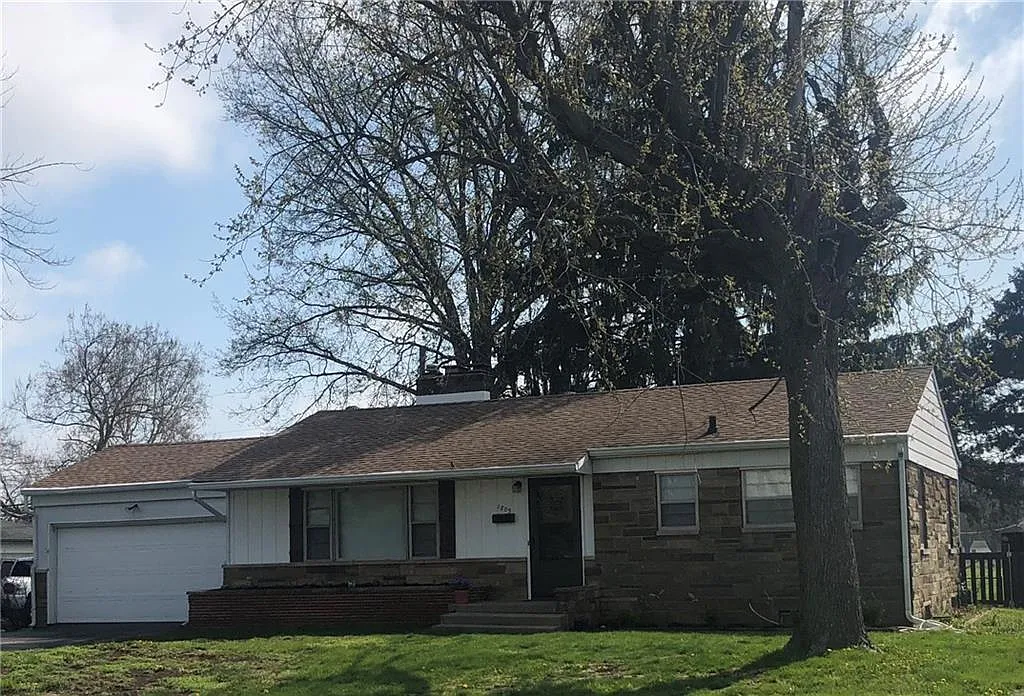 1809 N Auburn St photo 1