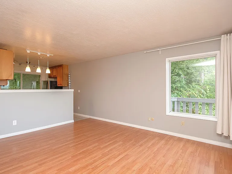 3425 SW Barbur Blvd #12 — Photo 13