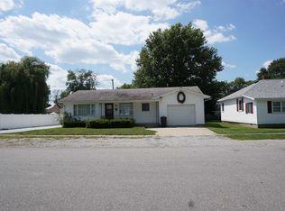 506 N Burke St, Wolcott, IN 47995