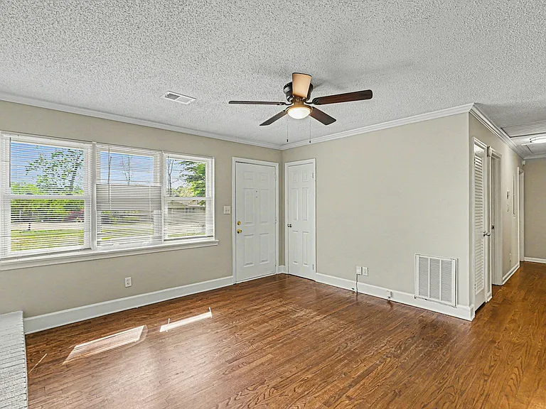 3670 Goodwin Rd — Photo 6