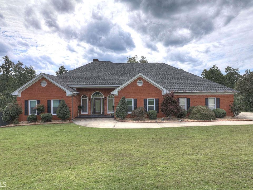 1st image of 620 Clearwater Ct