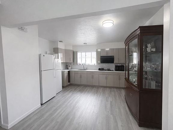 2nd image of 1168 Rockland Ave Floor 2