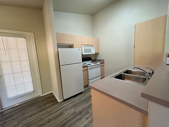 4th image of 6334 W Corsair Ln #635-202