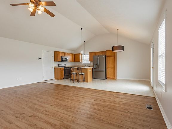 3rd image of 4545 Baywood Ct