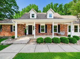 3318 S Bellechase Dr, Grain Valley, MO 64029