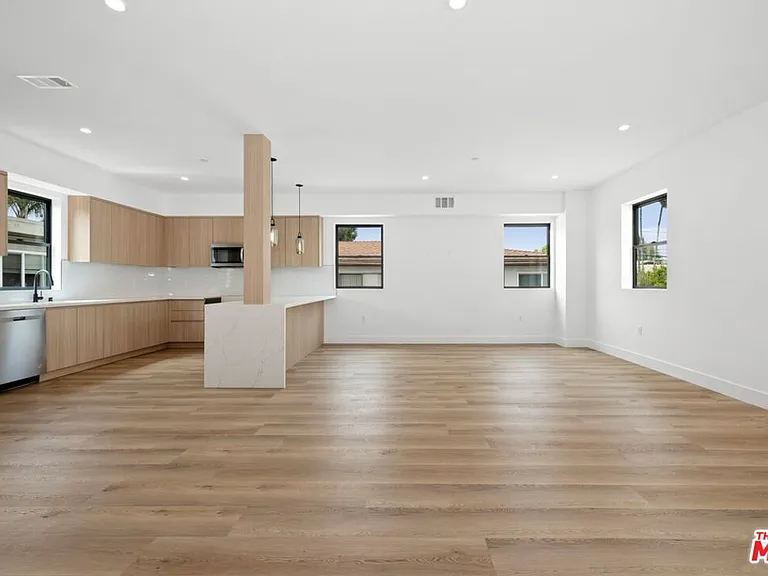 5543 1/2 Calhoun Ave — Photo 4