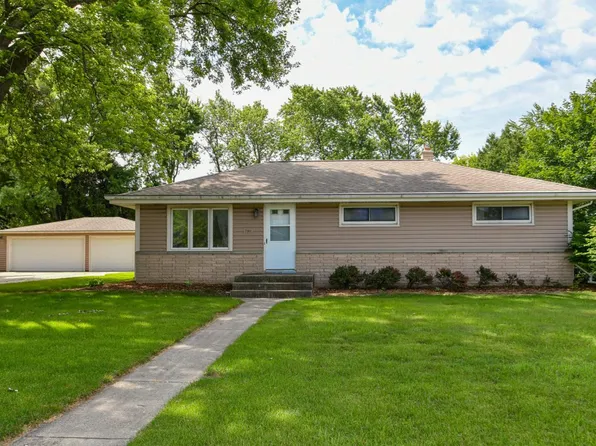 7101 W Layton AVENUE, Greenfield, WI 53220