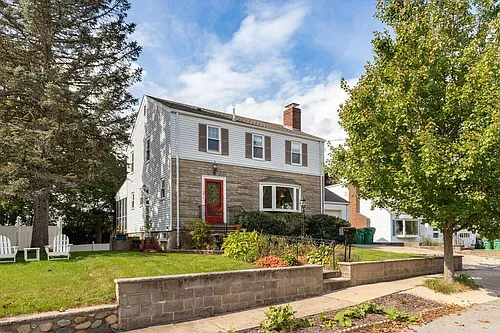 12 Headland Way Photo 1