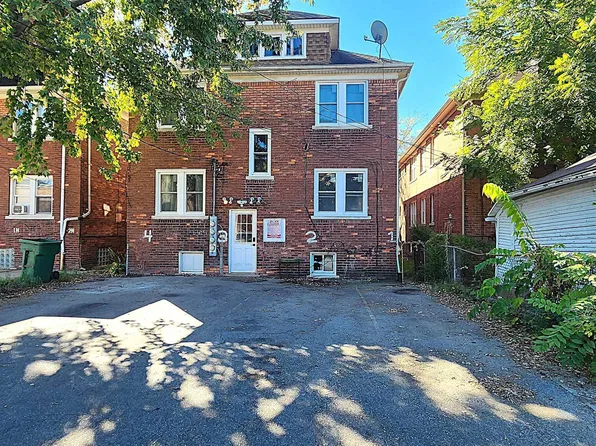 914 Beaconsfield Ave APT 2, Grosse Pointe, MI 48230