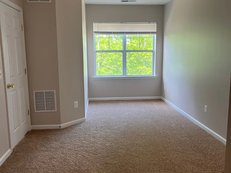 23520 F D R Blvd #405 — Photo 11