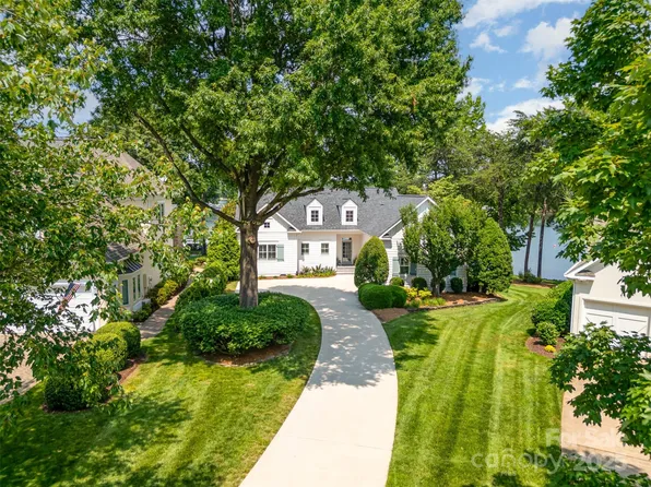 17719 Springwinds Dr, Cornelius, NC 28031