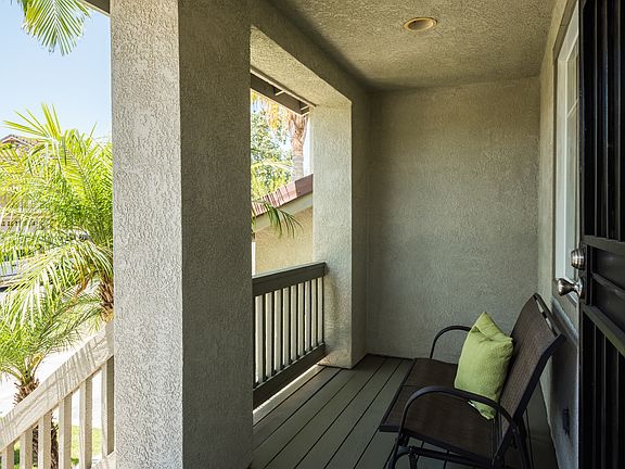 4th image of 7 Laurelwood St