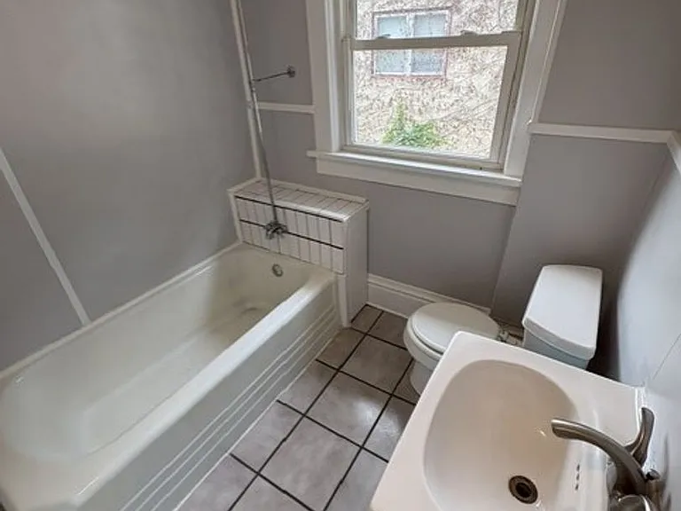 325 Para Ave — Photo 8