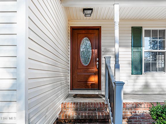 4th image of 625 Blue Jean Road