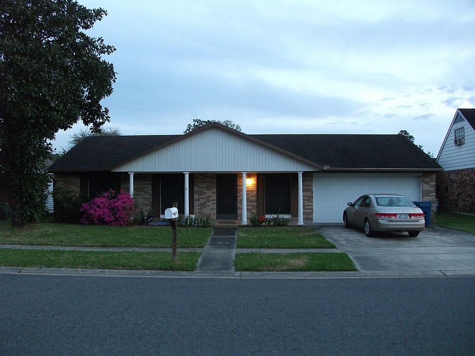 1st image of 105 Pamela Dr