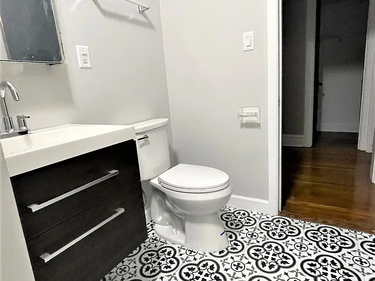 1452 W Winnemac Ave #3 — Photo 21