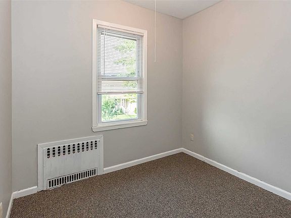 5th image of 25 Pine Ave