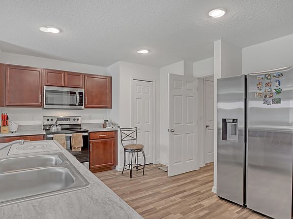 3rd image of 1061 Colonial Ave SE