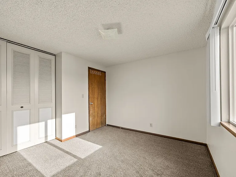 301 Jefferson Ave — Photo 9