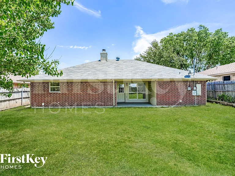 606 Plainview Dr — Photo 16