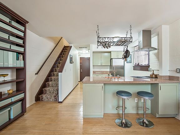 4th image of 223 E Ann St APT 12