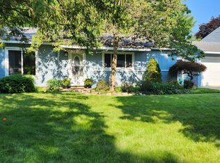 1058 Avon Manor Rd, Rochester Hills, MI 48307