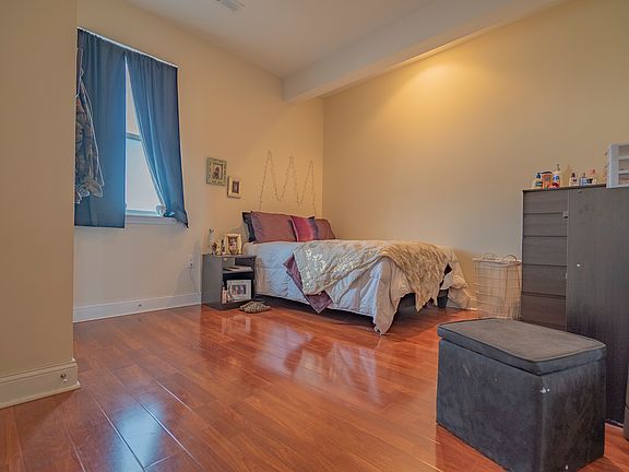 3rd image of 1833 N 19th St Room 3C