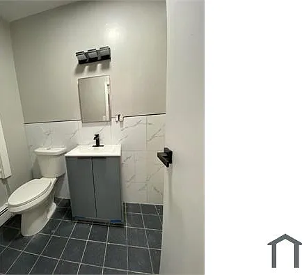 22 Croton Ave #1 — Photo 3