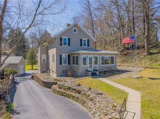 57 Lake Bluff Rd, Rochester, NY 14622