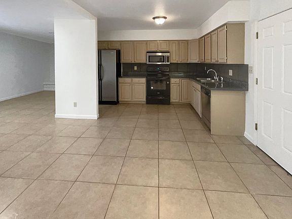 5th image of 1105 W Anderson Dr #A
