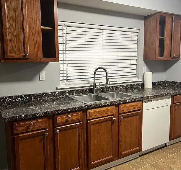 94 Burnham Dr — Photo 12