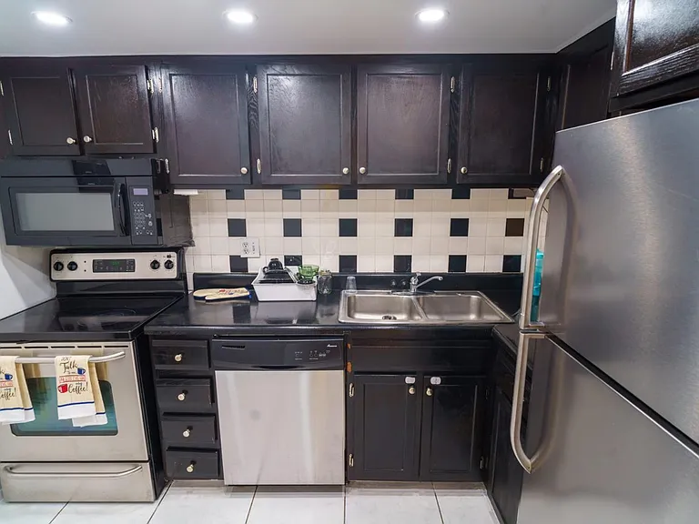 3750 Inverrary Dr #1R — Photo 3