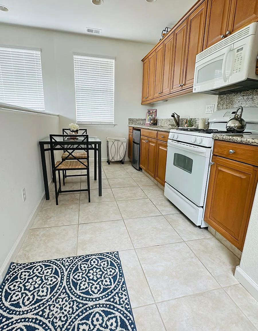 Studio, 480 sqft, $1,500 — Photo 4