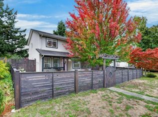 1286 Noel Ave, Comox, BC V9M4A3