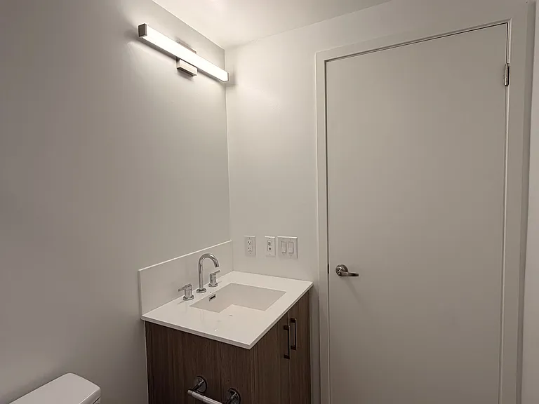 4010 Eglinton Ave W #825 — Photo 26